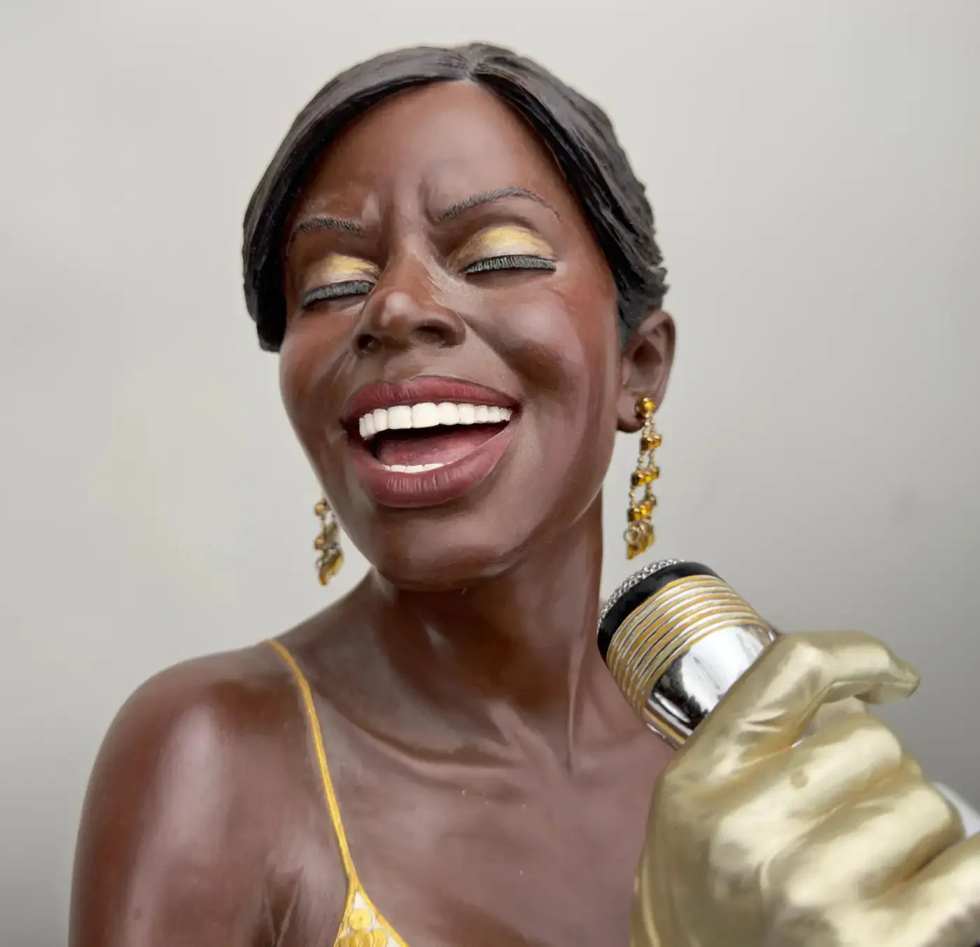 Willitts Designs International Gold Lady Jazz Singer Sculpture