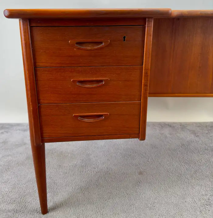 Göran Strand for Lelångs Möbelfabrik Model A10 MCM Swedish Desk