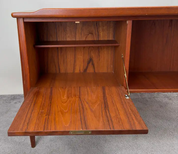 Göran Strand for Lelångs Möbelfabrik Model A10 MCM Swedish Desk