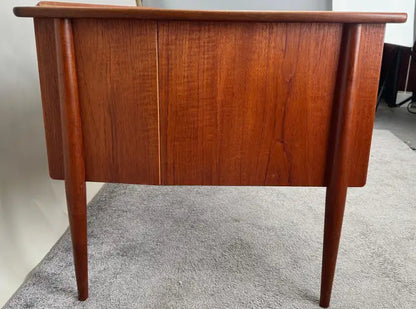 Göran Strand for Lelångs Möbelfabrik Model A10 MCM Swedish Desk